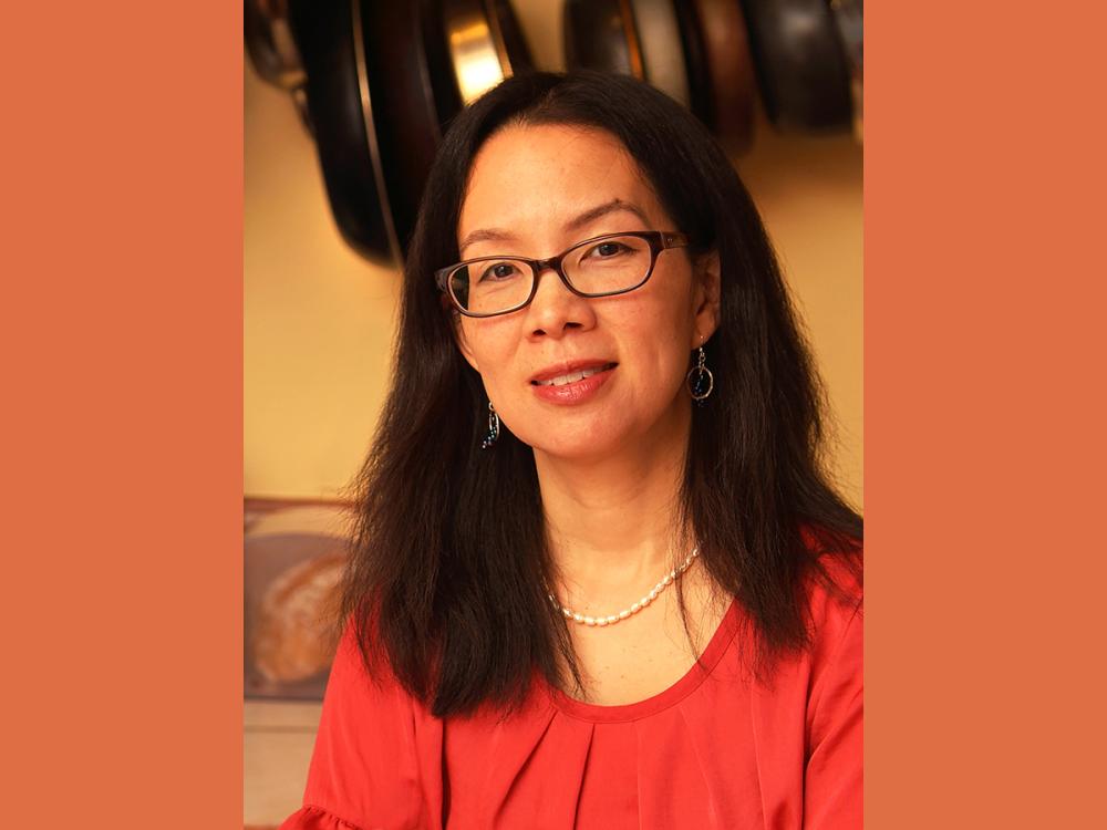 Image of the poet Adrienne Su